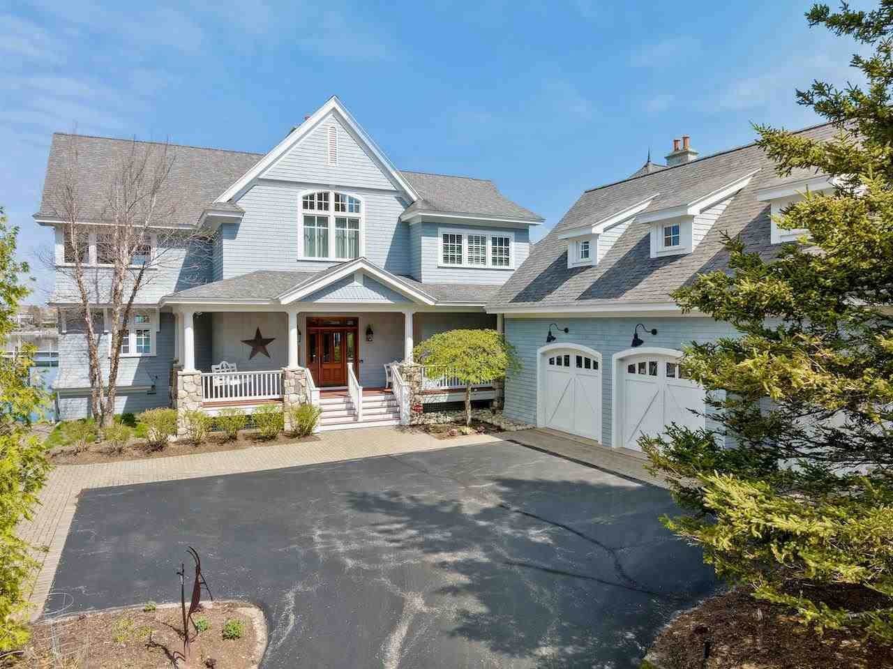 2. Single Family Homes for Sale at 1190 Vista Drive Bay Harbor, Michigan 49770 United States
