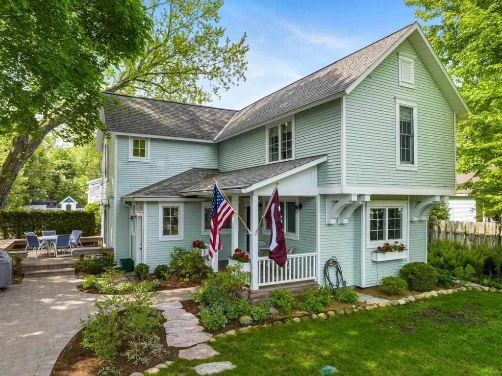 25. Single Family Homes for Sale at 406 W Third Street Harbor Springs, Michigan 49740 United States