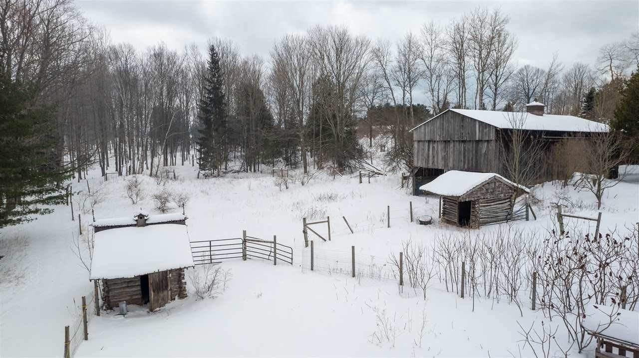 14. Single Family Homes for Sale at 18780 Gennett Road Charlevoix, Michigan 49720 United States