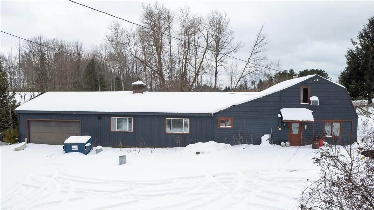22. Single Family Homes for Sale at 18780 Gennett Road Charlevoix, Michigan 49720 United States