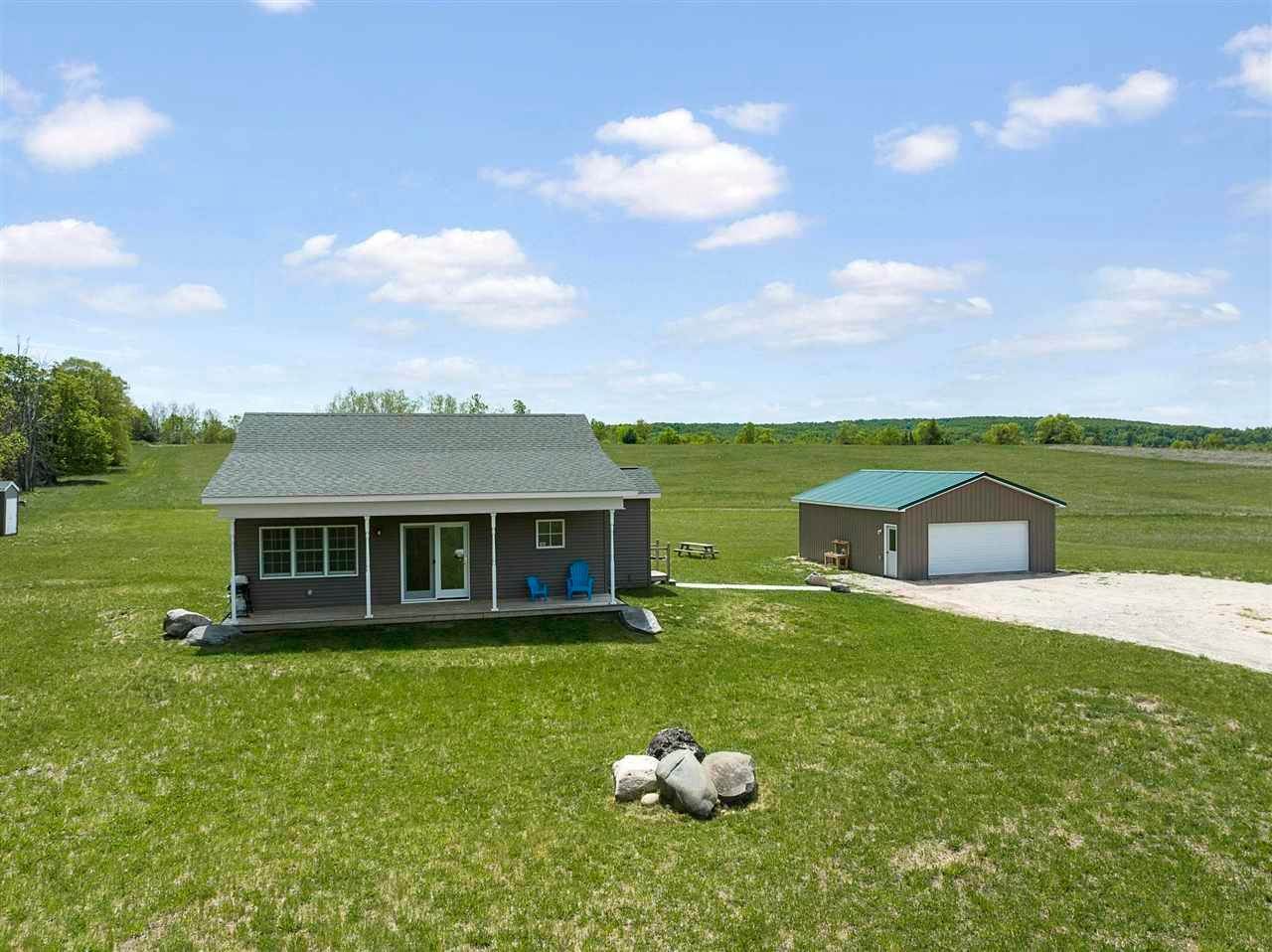 20. Single Family Homes for Sale at 2530 BC/EJ Road Boyne City, Michigan 49712 United States