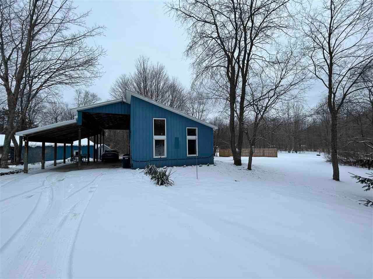 5. Single Family Homes for Sale at 5190 Simons Road East Jordan, Michigan 49727 United States