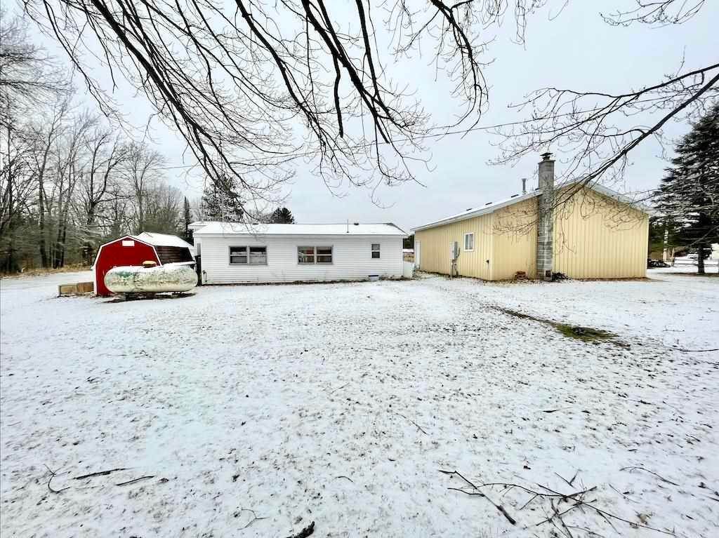 16. Single Family Homes for Sale at 5670 S Jeffs Road Falmouth, Michigan 49632 United States