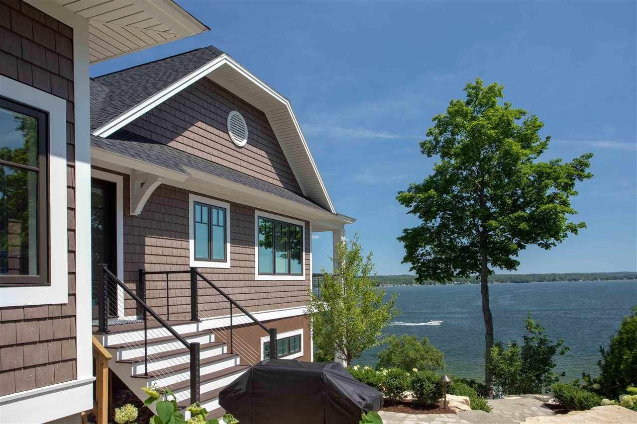 6. Single Family Homes for Sale at 5901 Cincinnati Point Trail Petoskey, Michigan 49770 United States