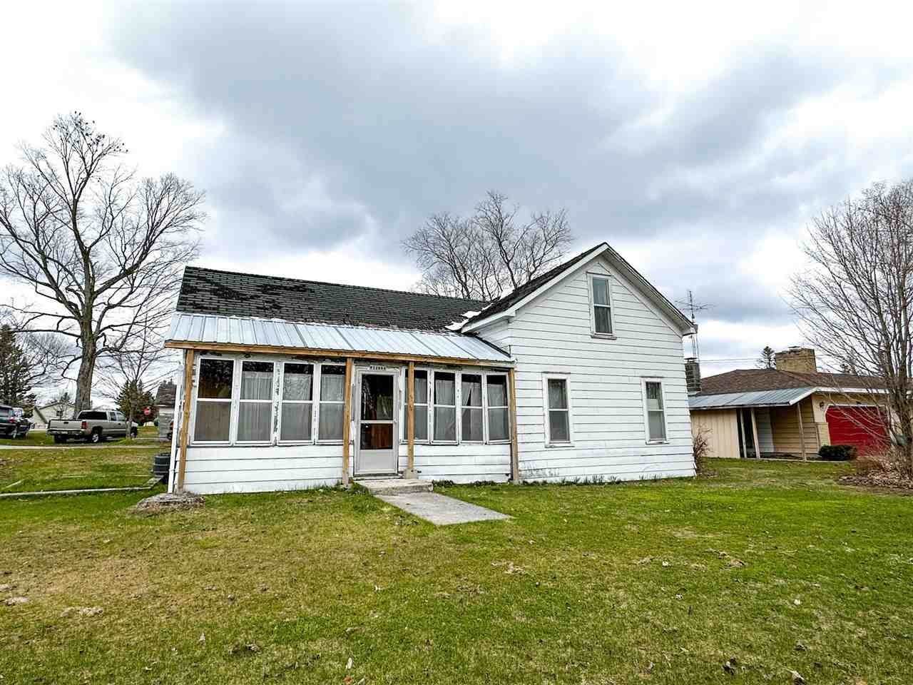 2. Single Family Homes for Sale at W 11664 Lake Street Naubinway, Michigan 49762 United States