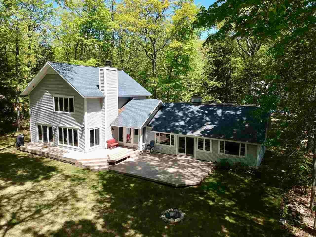 2. Single Family Homes for Sale at 6193 Idylwilde Drive Harbor Springs, Michigan 49740 United States