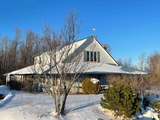 4. Single Family Homes for Sale at 7961 Armock Road Alanson, Michigan 49706 United States