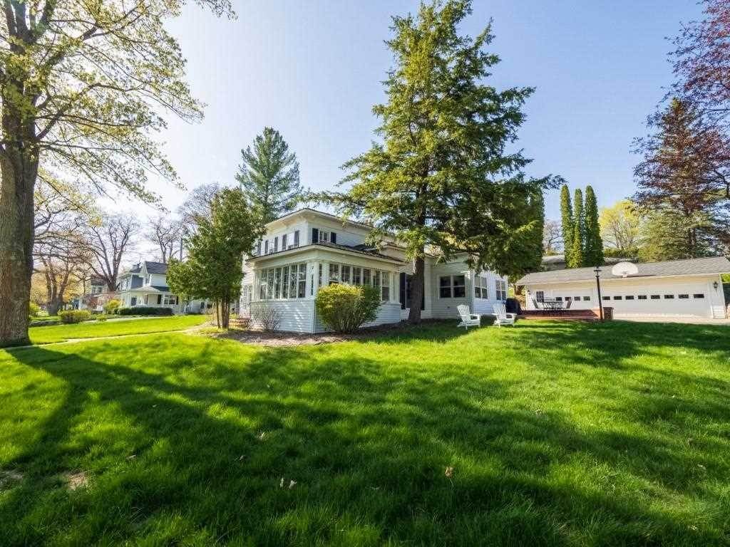 43. Single Family Homes for Sale at 230 W Bluff Drive Harbor Springs, Michigan 49740 United States