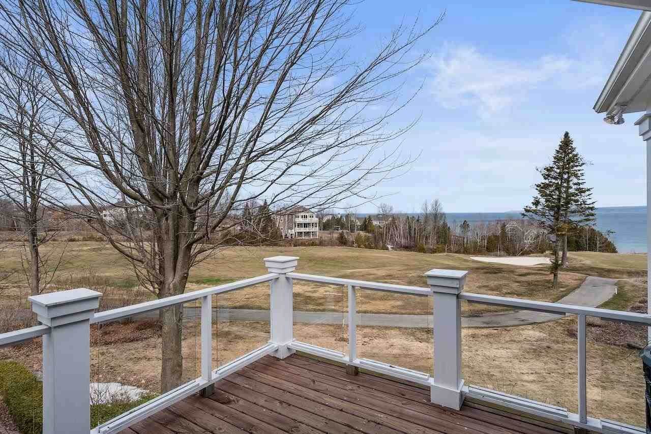 27. Single Family Homes for Sale at 6144 Coastal Cliffs Court Bay Harbor, Michigan 49770 United States