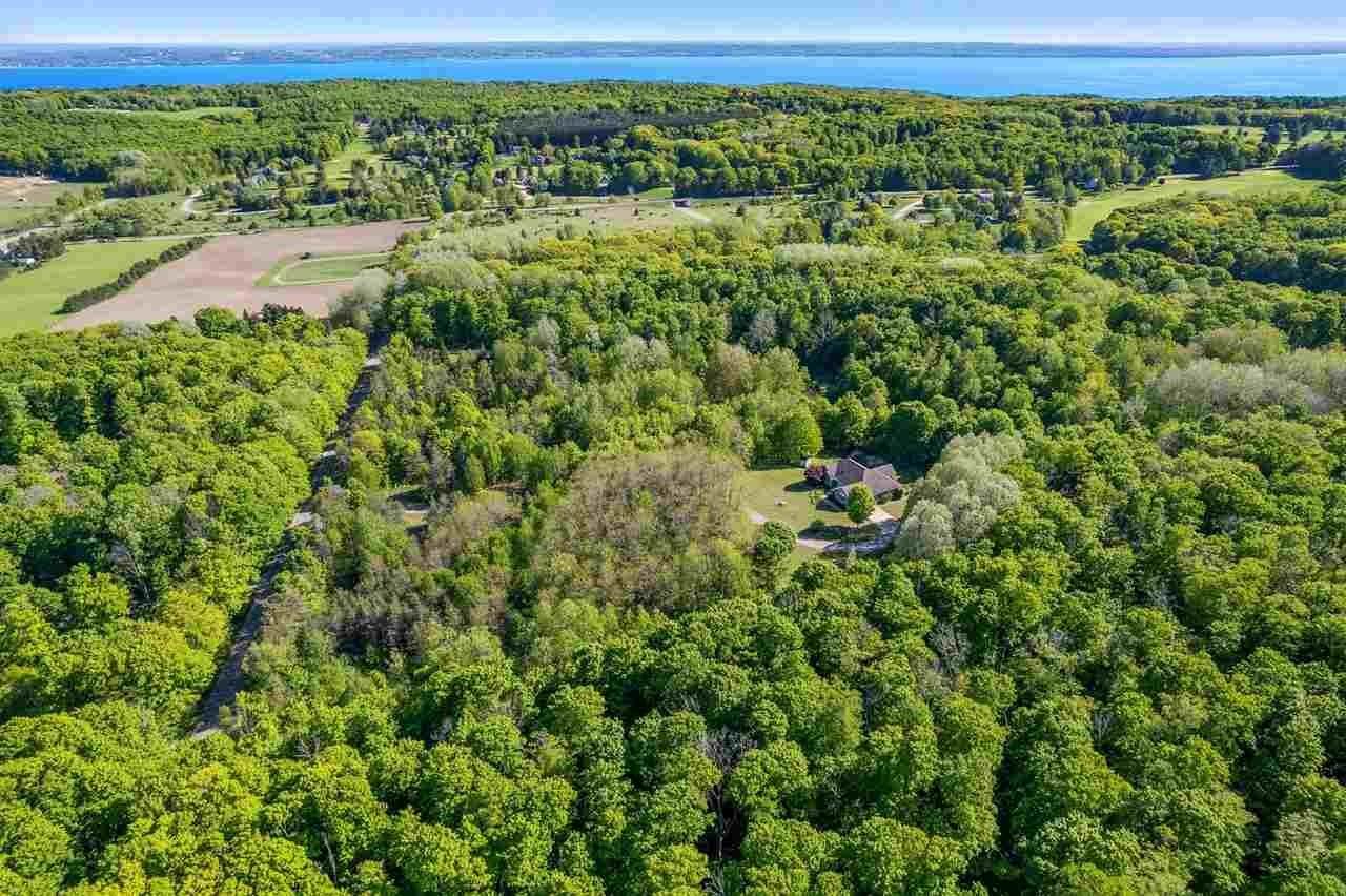 42. Single Family Homes for Sale at 5392 Hughston Road Harbor Springs, Michigan 49740 United States