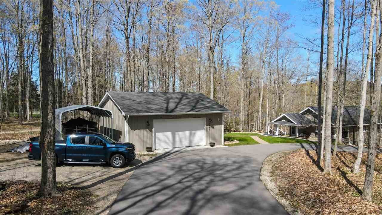 40. Single Family Homes for Sale at 5072 Six Mile Lake Road Ellsworth, Michigan 49729 United States