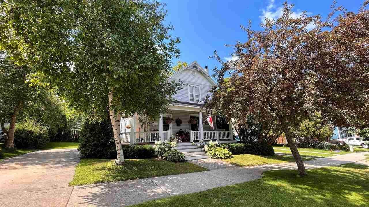24. Single Family Homes for Sale at 114 State Street Petoskey, Michigan 49770 United States