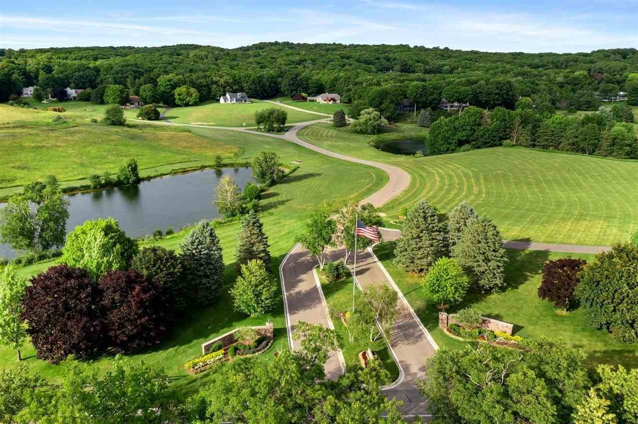 36. Single Family Homes for Sale at 1452 Timber Pass Harbor Springs, Michigan 49740 United States
