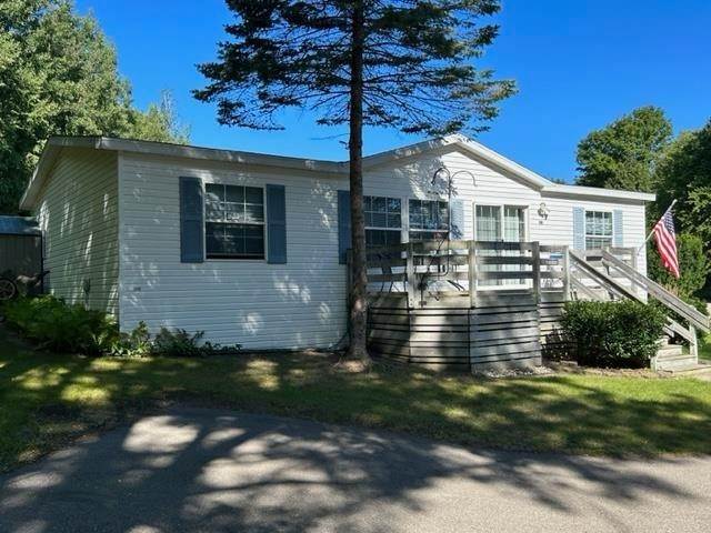 30. Single Family Homes for Sale at 7245 Upper Kelsey Drive Charlevoix, Michigan 49720 United States