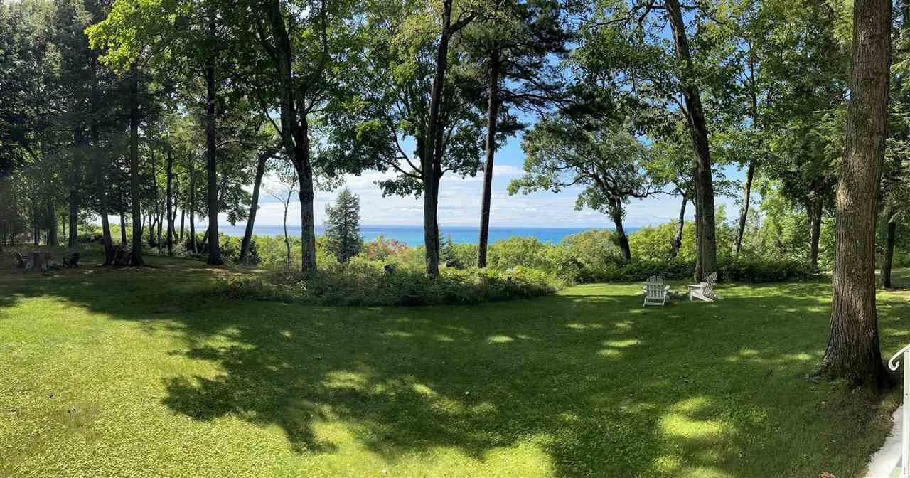 8. Single Family Homes for Sale at 2765 N Lake Shore Drive Harbor Springs, Michigan 49740 United States