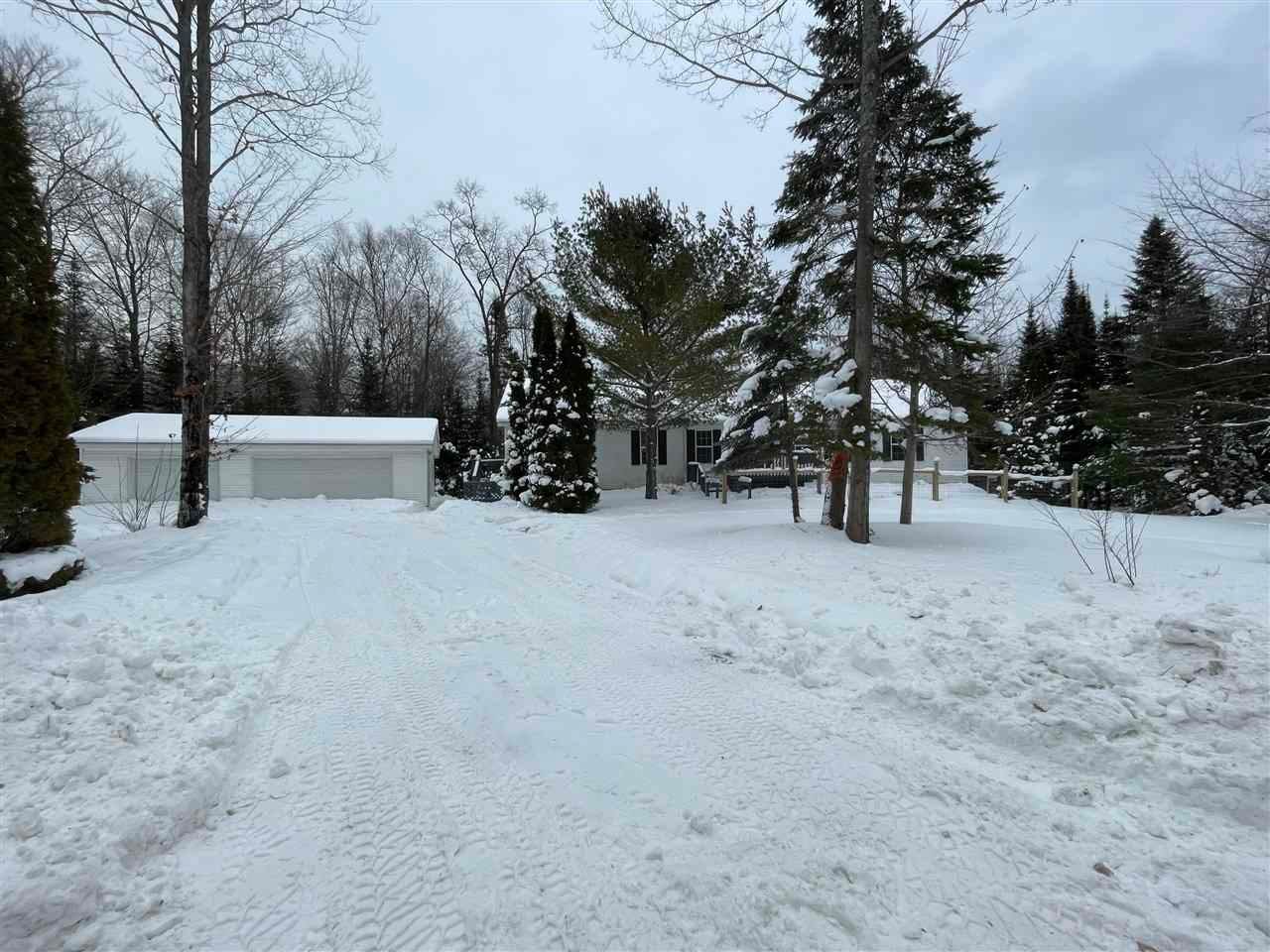 3. Single Family Homes for Sale at 8062 Ridgeview Drive Cheboygan, Michigan 49721 United States