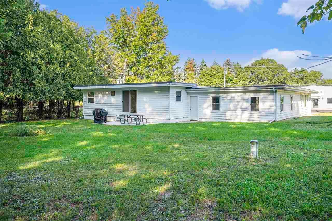 13. Single Family Homes for Sale at 3479 Veterans Drive Traverse City, Michigan 49684 United States