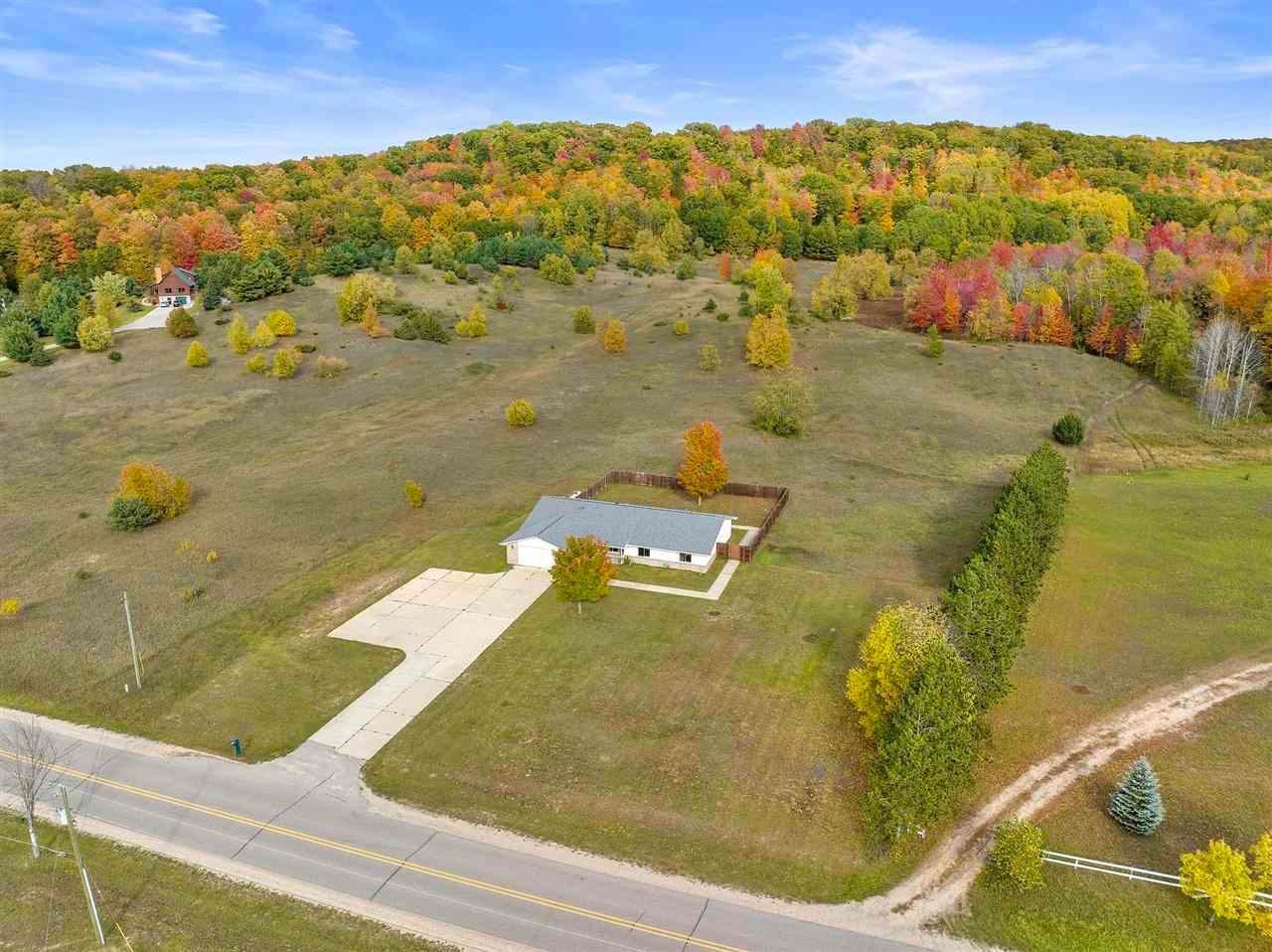 6. Single Family Homes for Sale at 95 N Addis Road Boyne City, Michigan 49712 United States