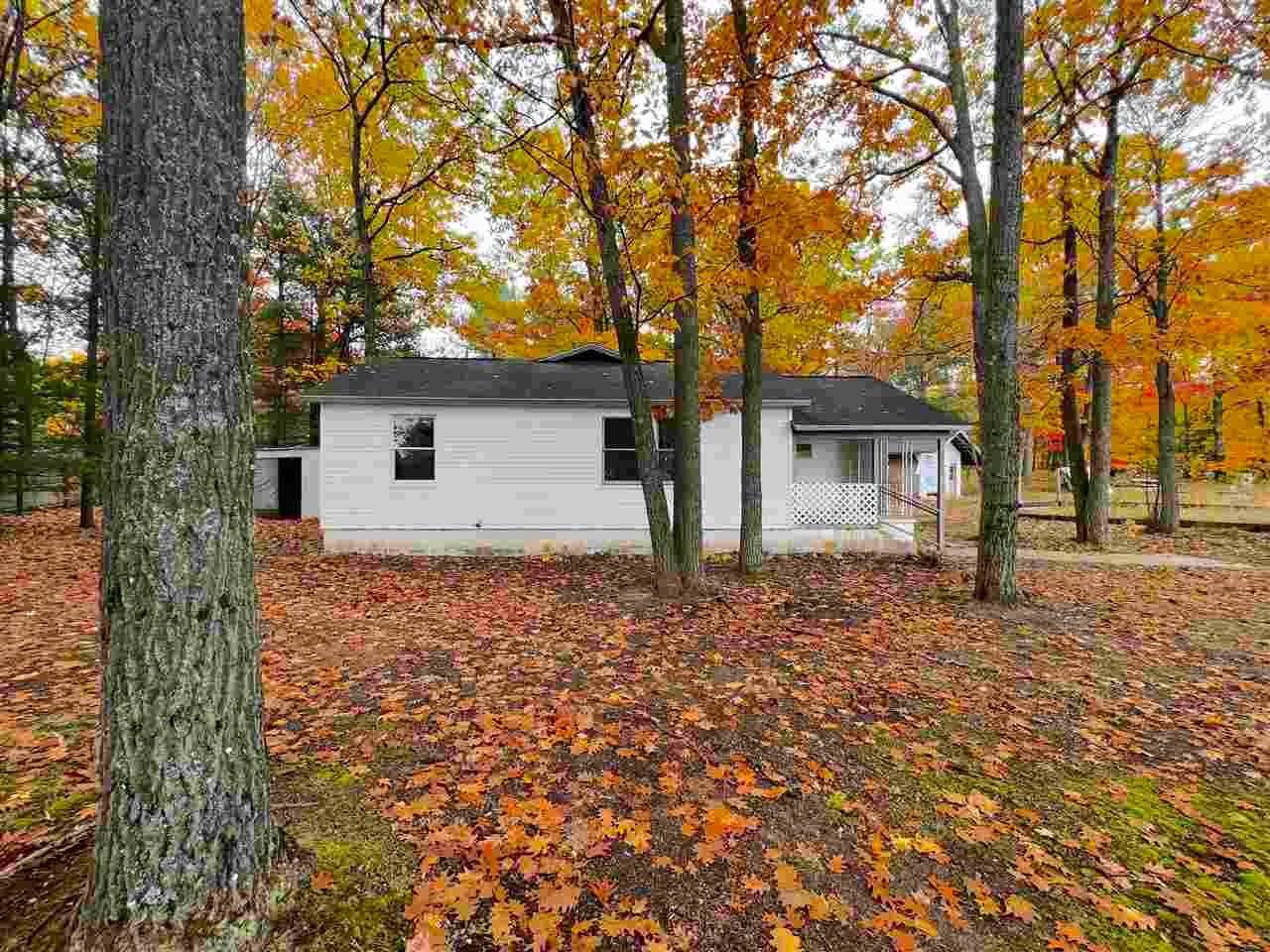 3. Single Family Homes for Sale at 5884 Valley Road Alanson, Michigan 49706 United States