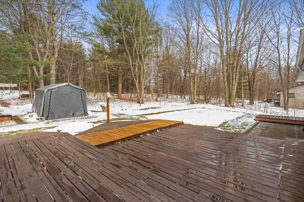 8. Single Family Homes for Sale at 877 Woodview Drive Harbor Springs, Michigan 49740 United States