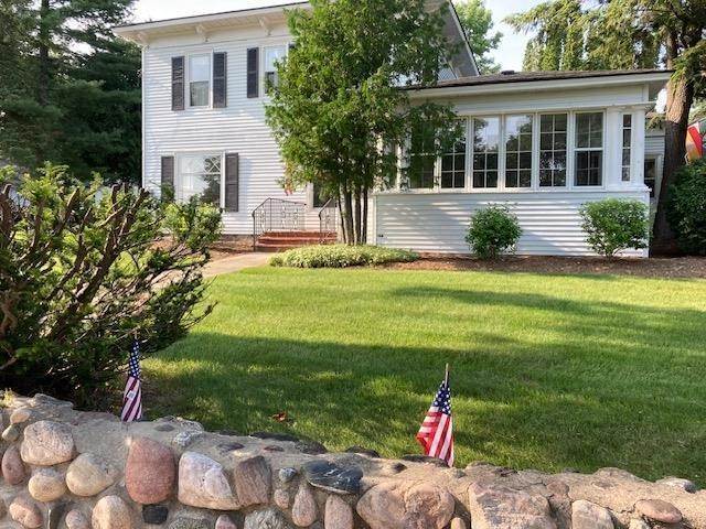 4. Single Family Homes for Sale at 230 W Bluff Drive Harbor Springs, Michigan 49740 United States