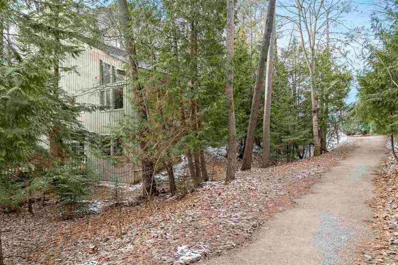27. Single Family Homes for Sale at 2755 Harbor-Petoskey Road Harbor Springs, Michigan 49740 United States