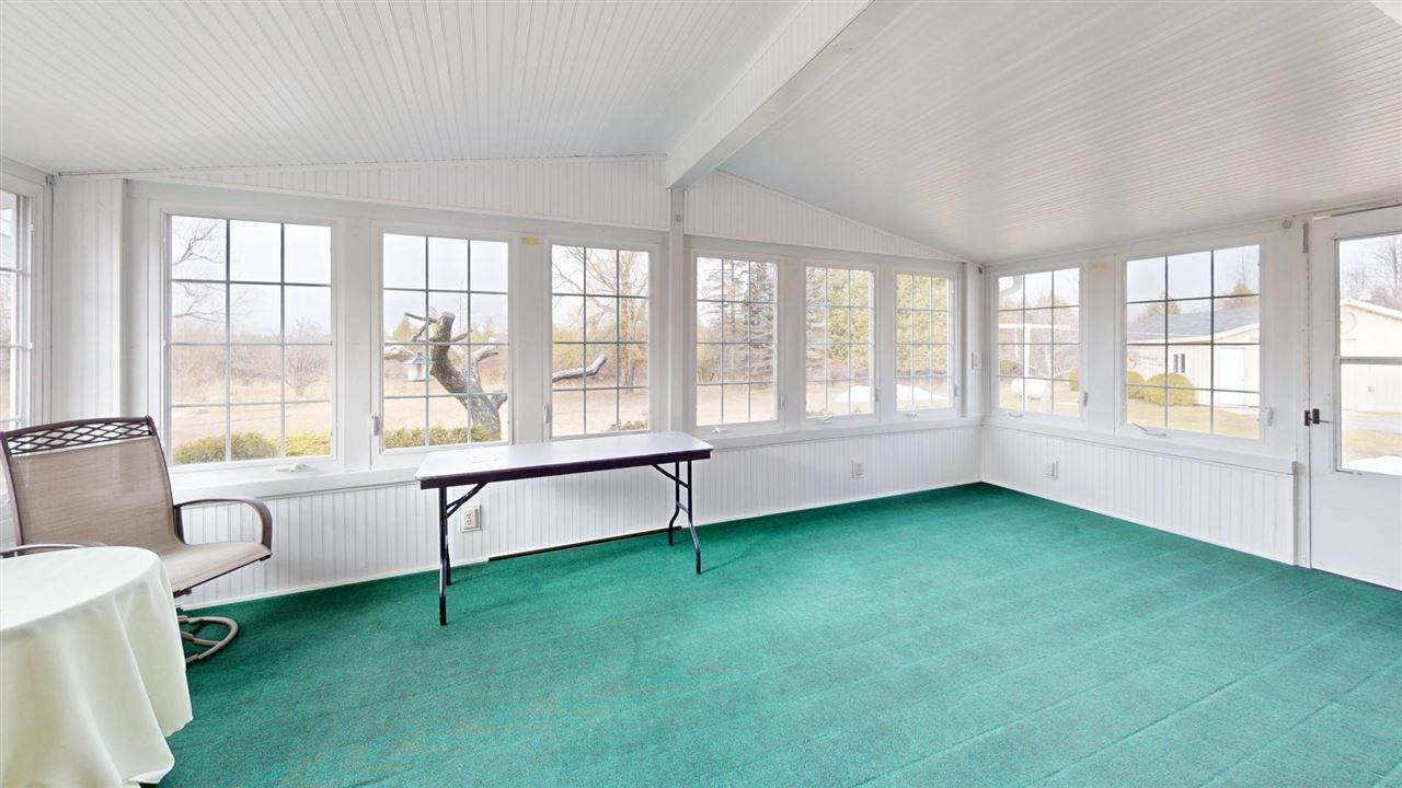 9. Single Family Homes for Sale at 4033 Beatty Road Charlevoix, Michigan 49720 United States