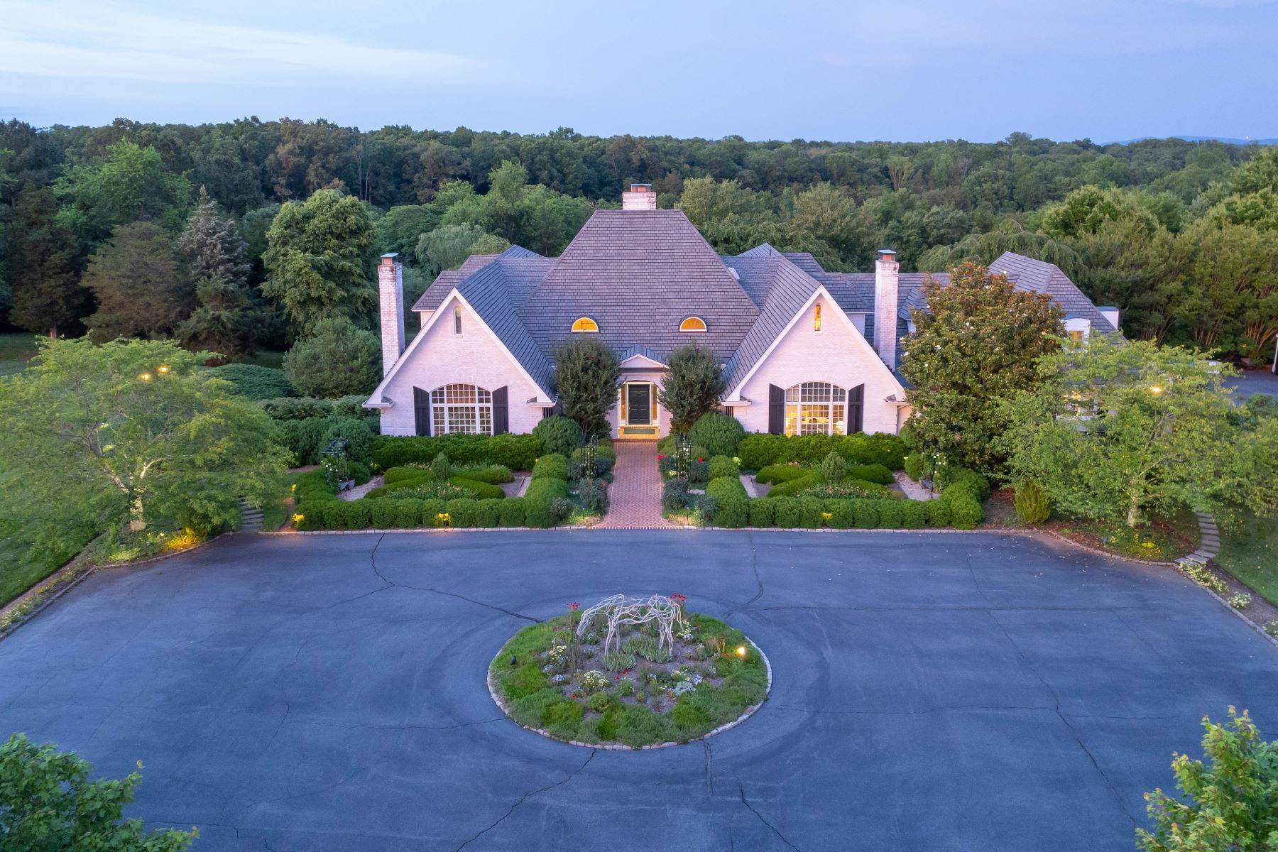 Single Family Homes for Sale at Hidden Luxury 1154 Rustling Oaks Drive Charlottesville, Virginia 22901 United States