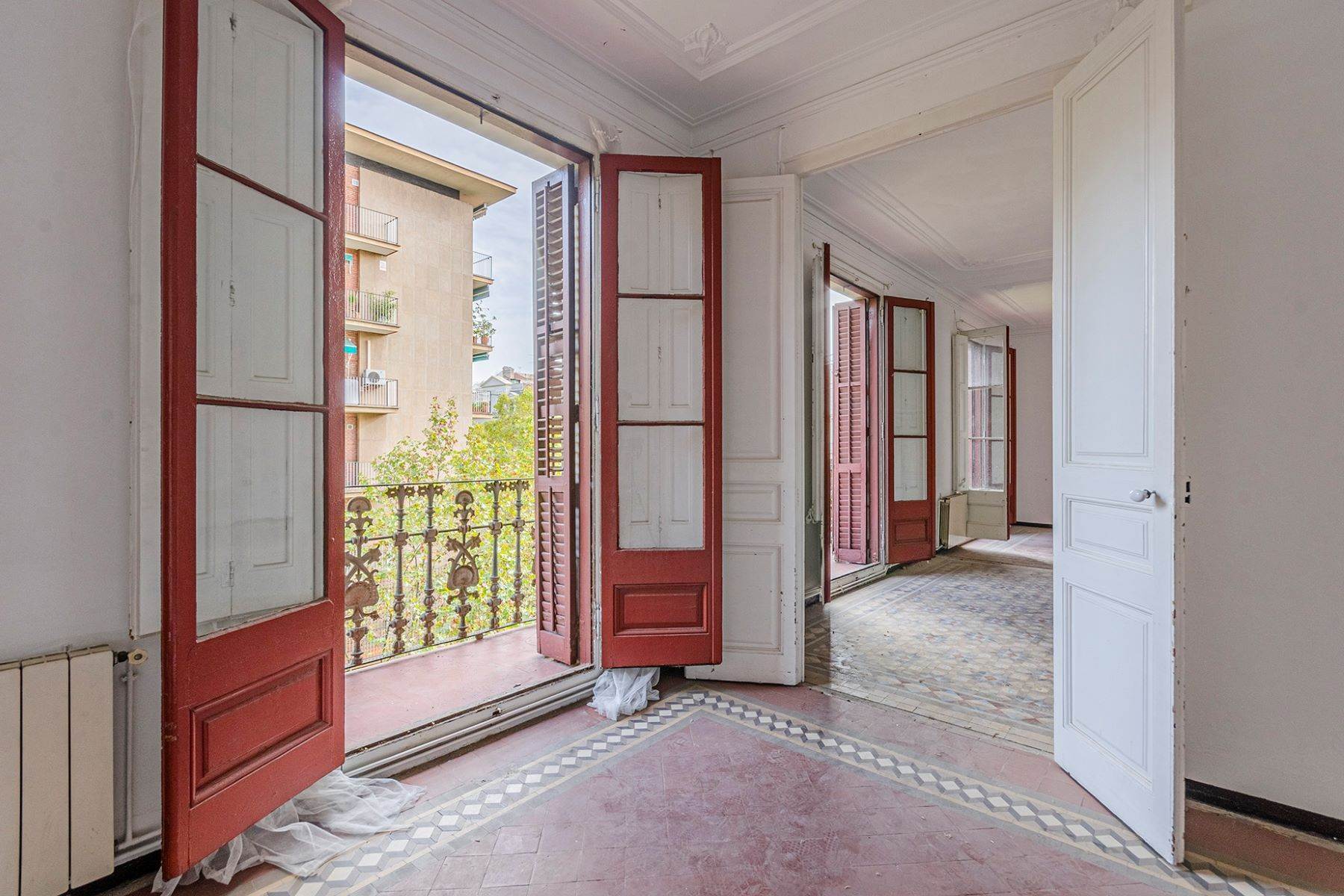 7. Apartments for Sale at Beautiful and bright apartment to renovate with features from 1900. Other Costa Brava, Costa Brava 08037 Spain