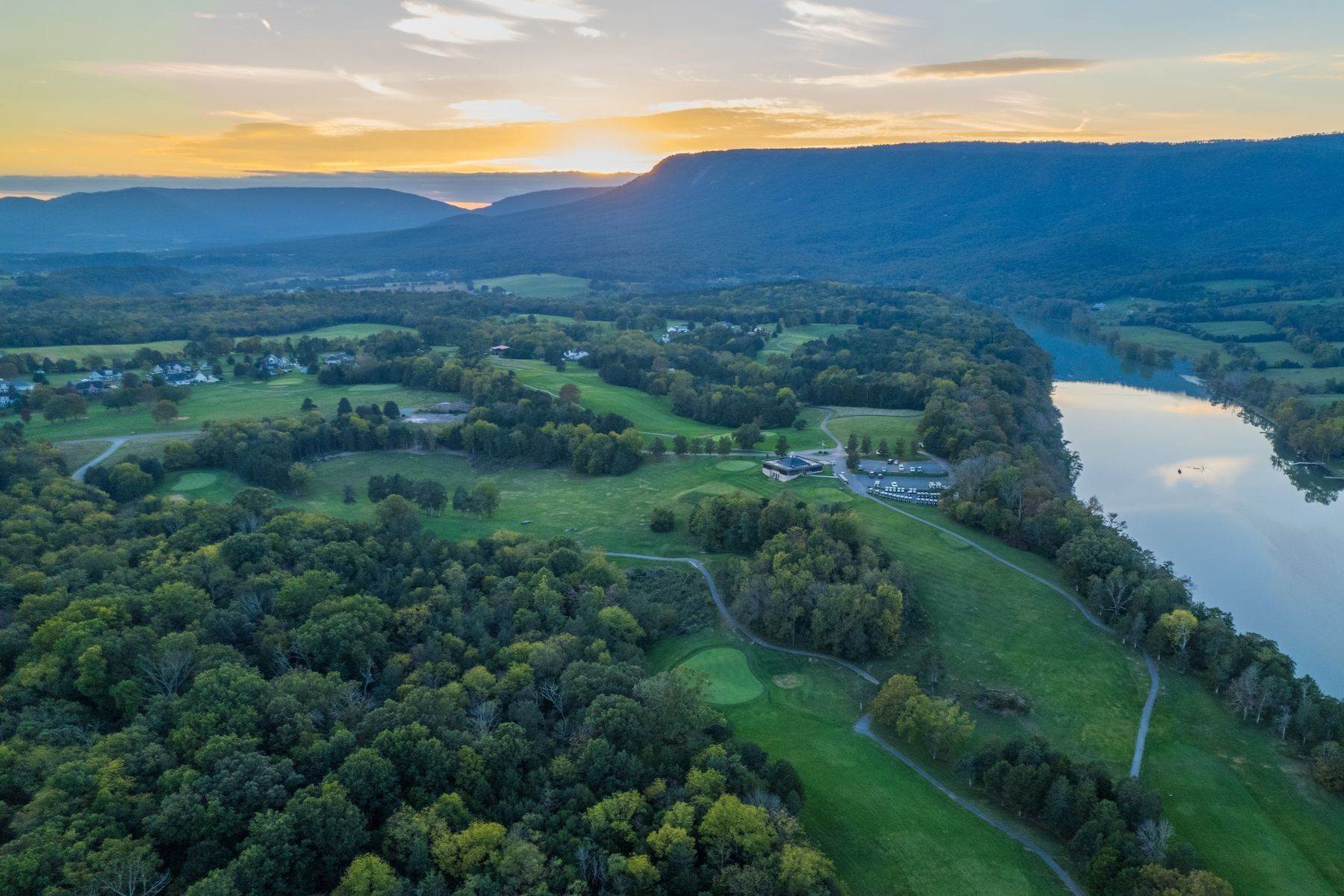 Land for Sale at Oh Shenandoah & Caverns Country Club Caverns Country Club Luray, Virginia 22835 United States