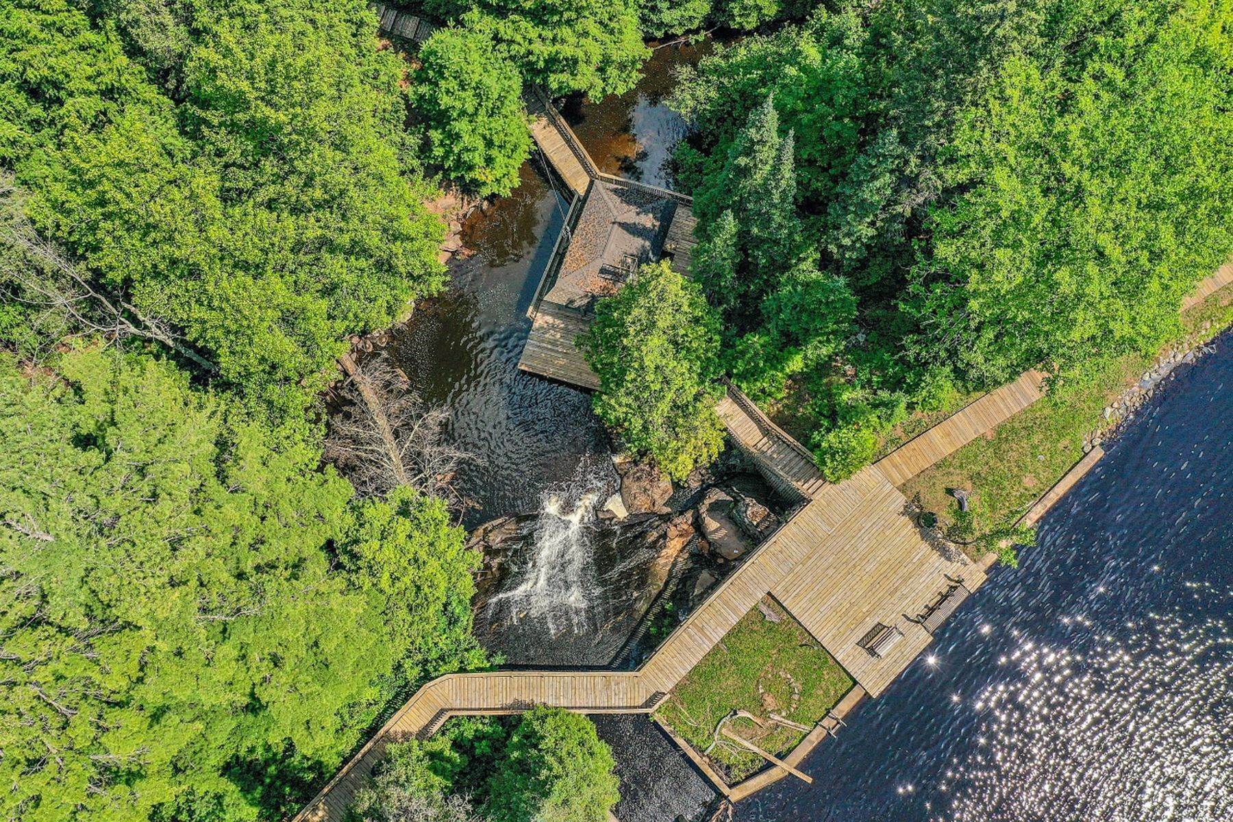 25. Single Family Homes for Sale at Exceptional 280 acre retreat 1535 Robbins Pond Road Bruce Crossing, Michigan 49912 United States