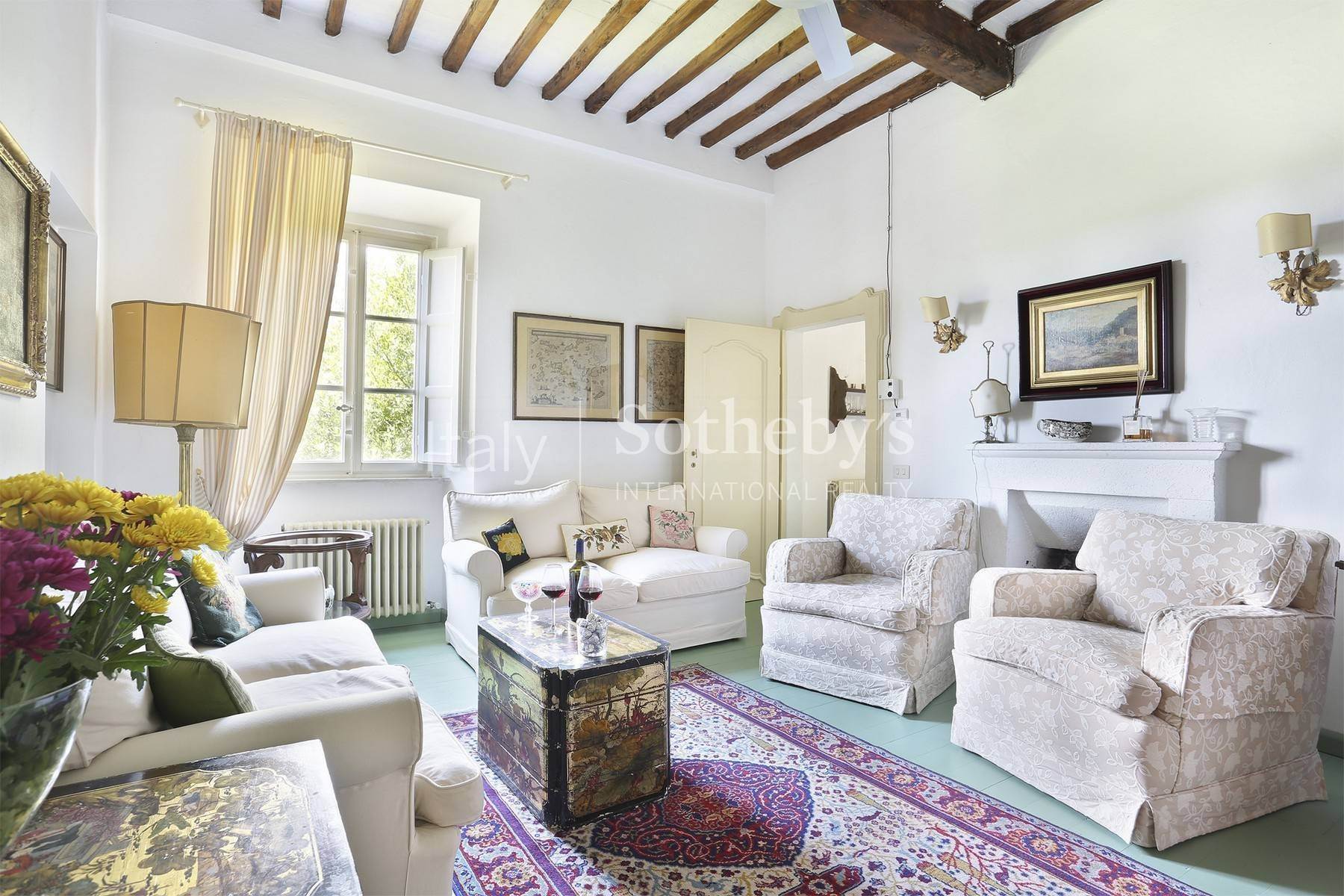 13. Single Family Homes for Sale at Beautiful villa with swimming pool in the countryside of Lucca Lucca, Lucca Italy