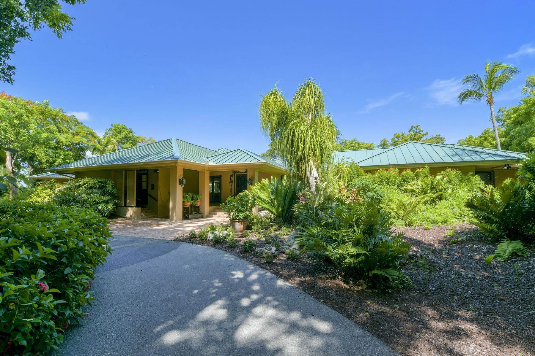 22. Property for Sale at Pumpkin Key 10 Cannon Point Key Largo, Florida 33037 United States